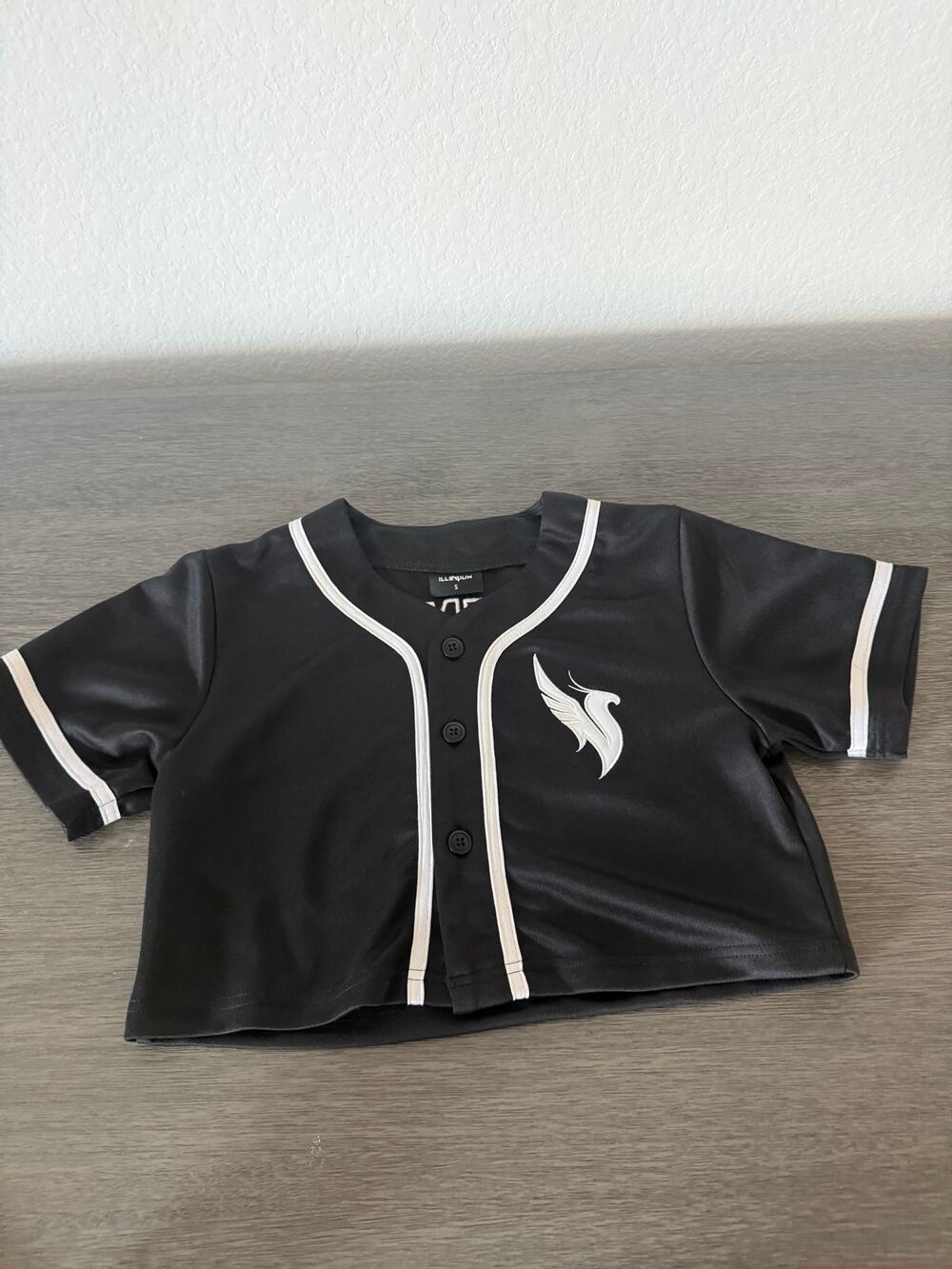 ILLENIUM Women’s Cropped Baseball Jersey Black White Size S EDM Festival